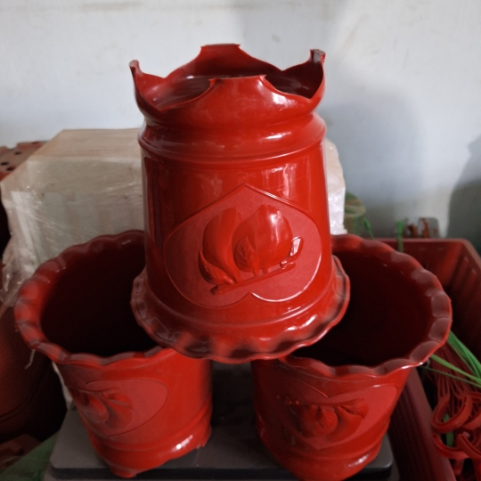 Chậu 3 chân Trái Đào 4 đỏ